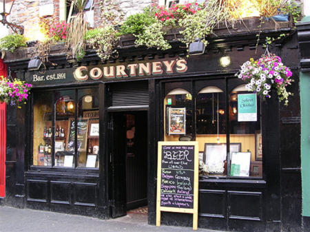 Irish Pub image provided by FreeImages.com/Benjamin Flux