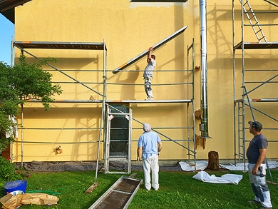 Scaffolding to paint the exterior of a house